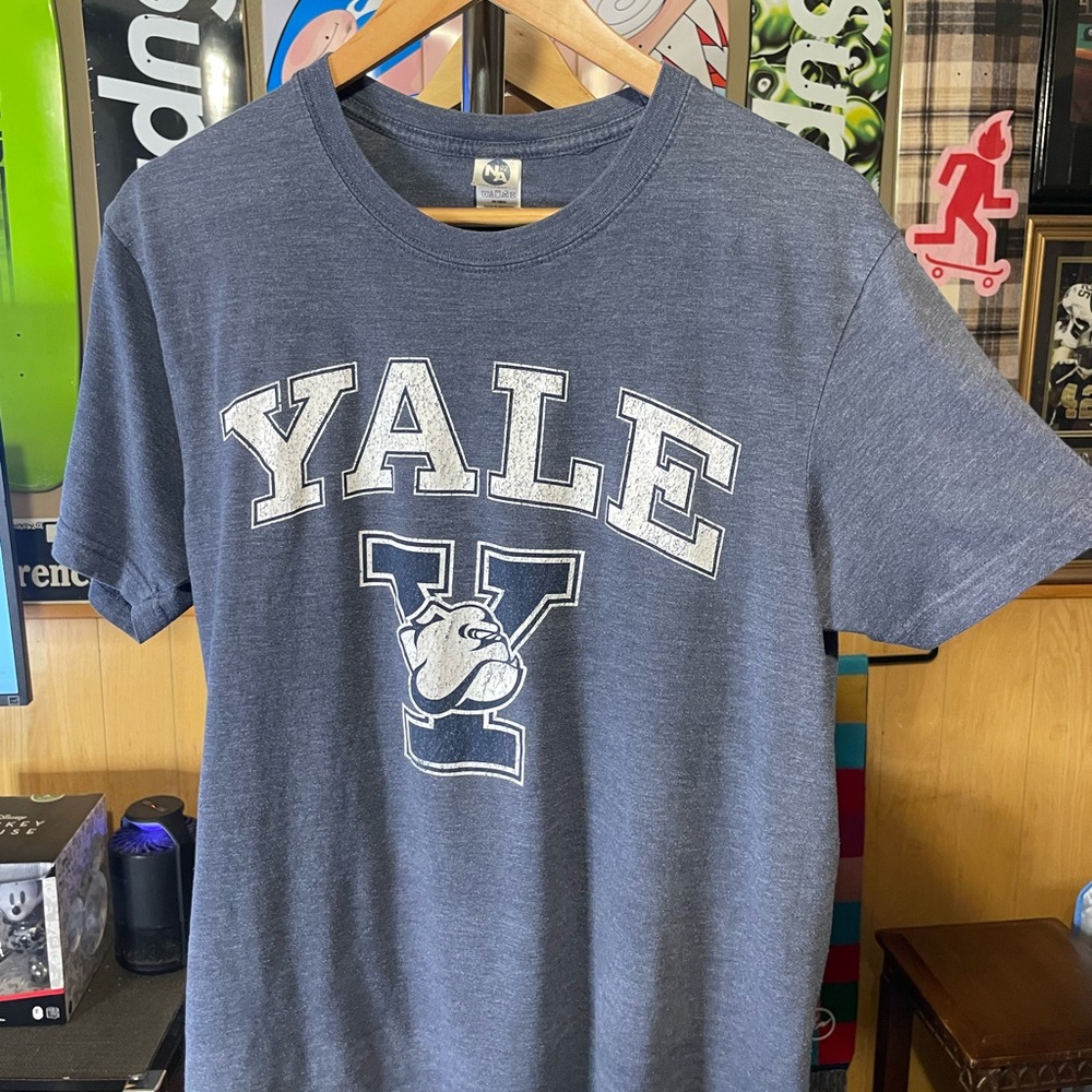 Yale bulldogs shirt
